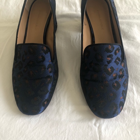 Banana Republic Embroidered Heeled Loafer - Picture 3 of 9